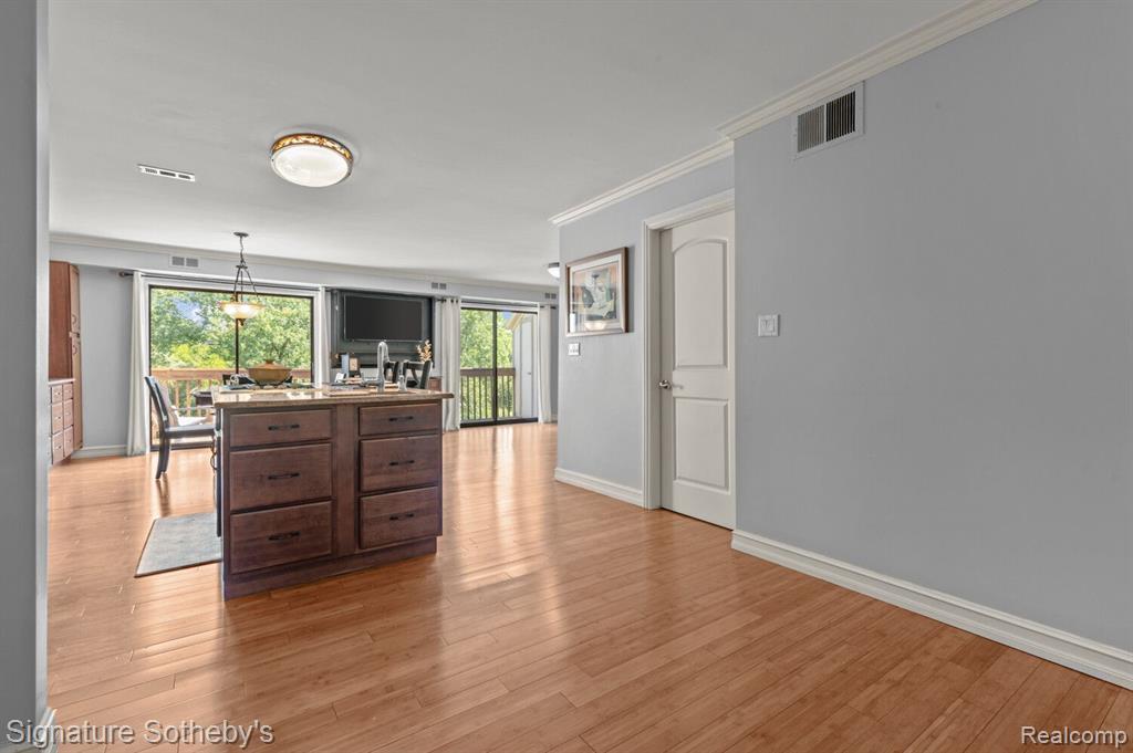 1675 Riverside Drive, Unit 12 Rochester Hills, MI 48309 - Photo 4 of 29