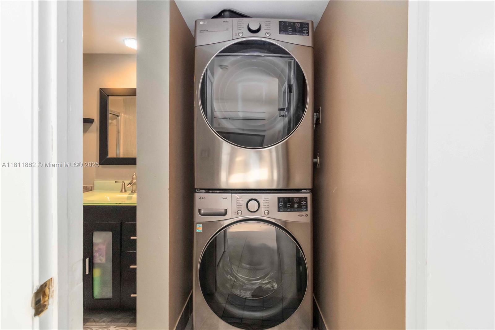 3003 30th Lane Greenacres, FL 33463 - Photo 13 of 31