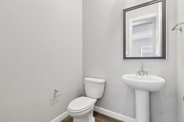 $301,670 | 700 Topwater Trail, Kemah, TX 77565