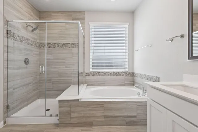 $301,670 | 700 Topwater Trail, Kemah, TX 77565