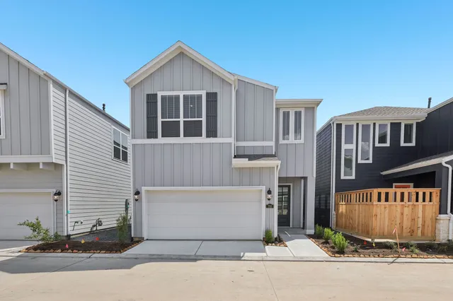 $301,670 | 700 Topwater Trail, Kemah, TX 77565