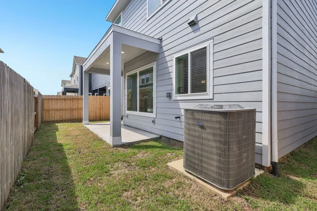 $301,670 | 700 Topwater Trail, Kemah, TX 77565