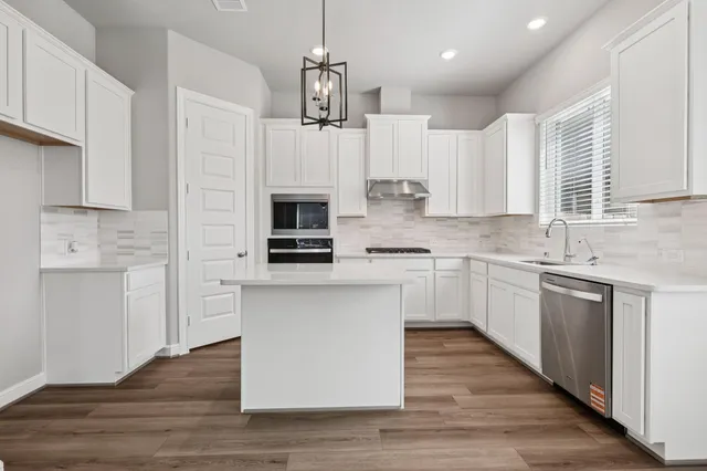 $301,670 | 700 Topwater Trail, Kemah, TX 77565