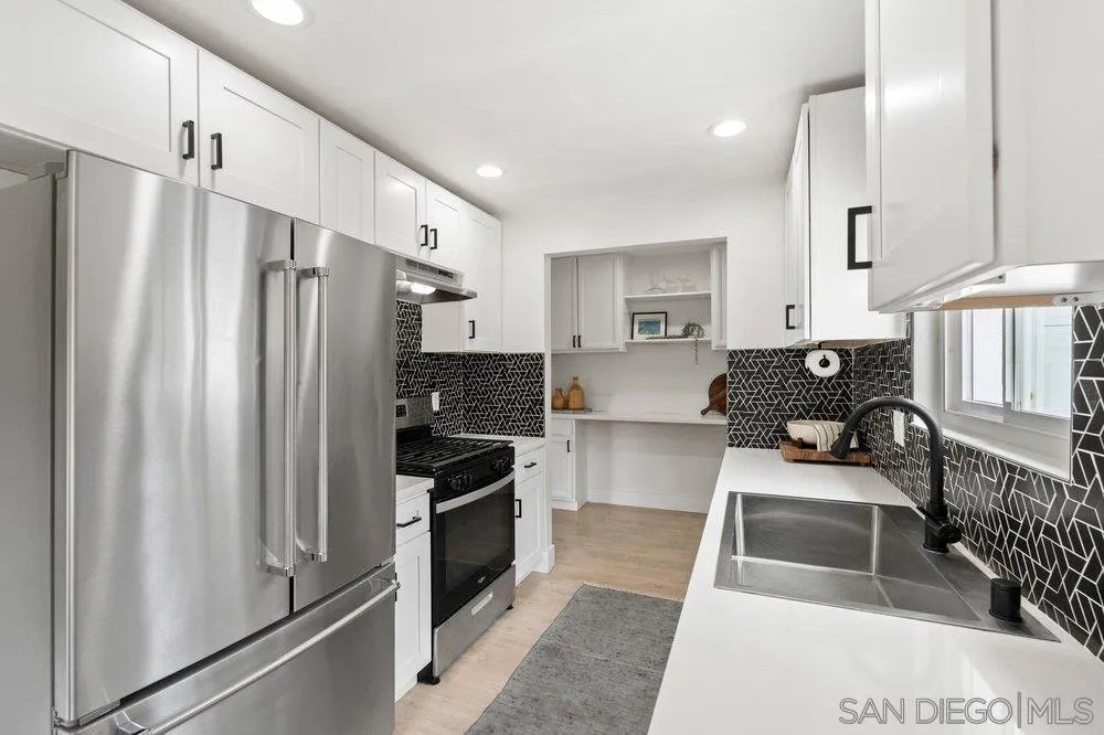 725 Teaberry Street Encinitas, CA 92024 - Photo 4 of 17