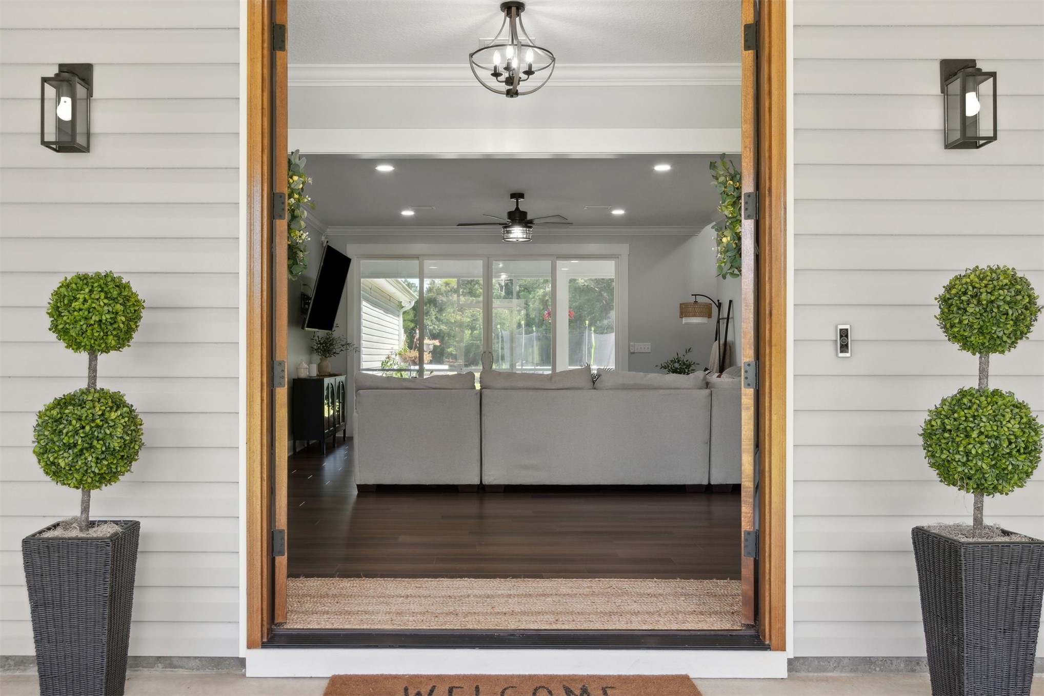 15550 County Road 108 Hilliard, FL 32046 - Photo 9 of 64 a view of living room with furniture and a potted plant