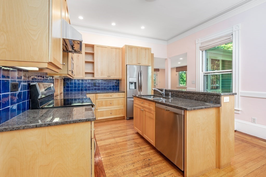102 Herrick Road Newton, MA 02459 - Photo 16 of 41 Gallery Image 16