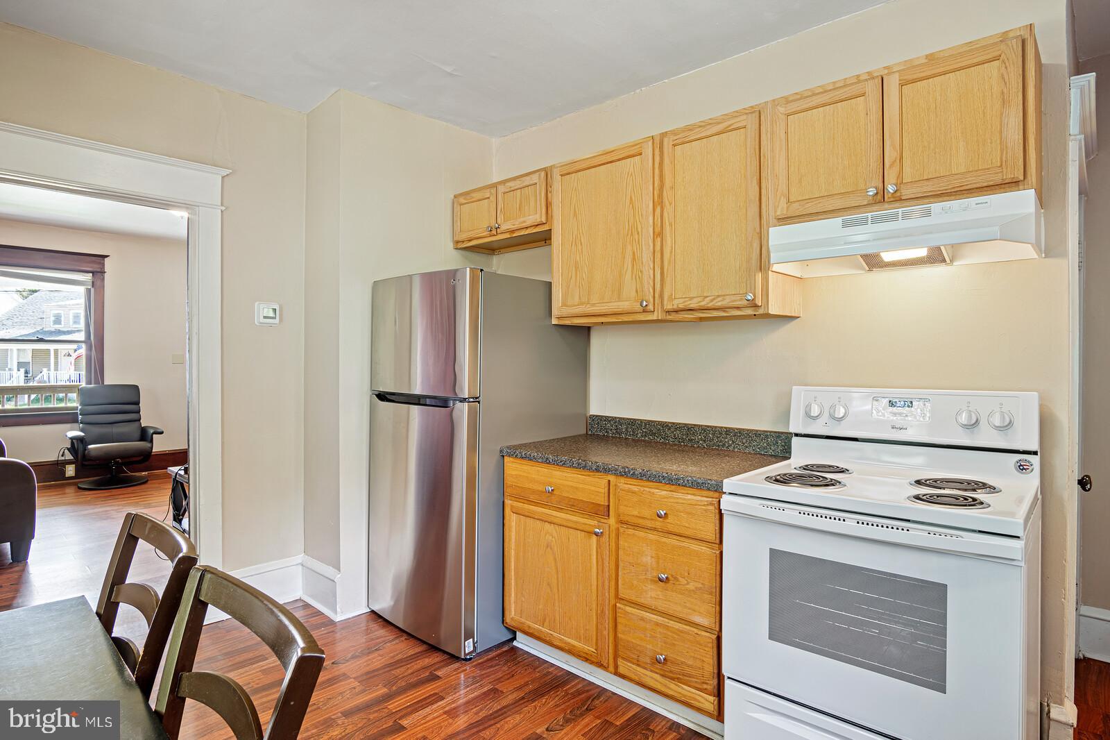 631 Democrat Road Gibbstown, NJ 08027 - Photo 8 of 27 Kitchen