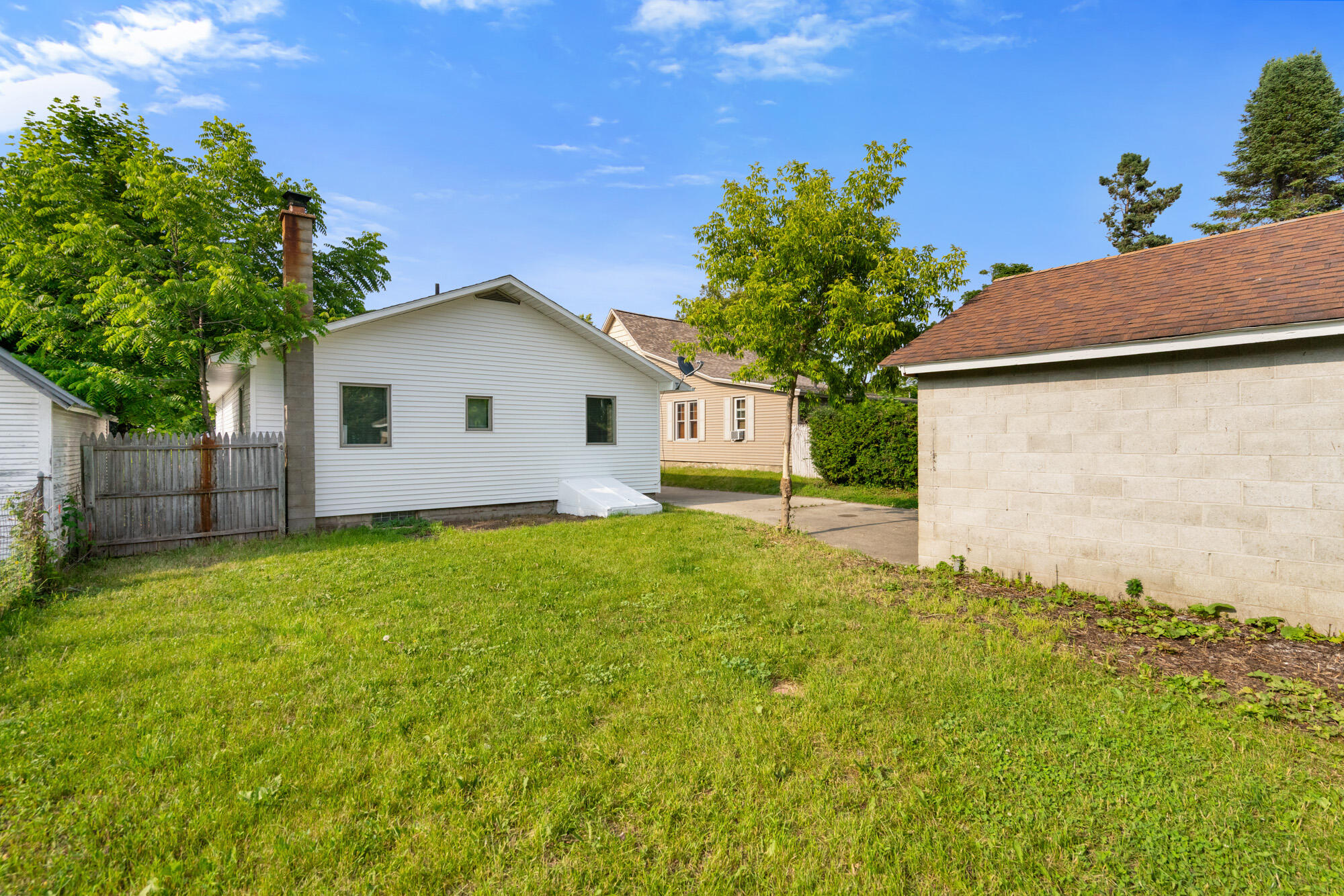 112 Fulton Street Petoskey, MI 49770 - Photo 6 of 37 A7R09328