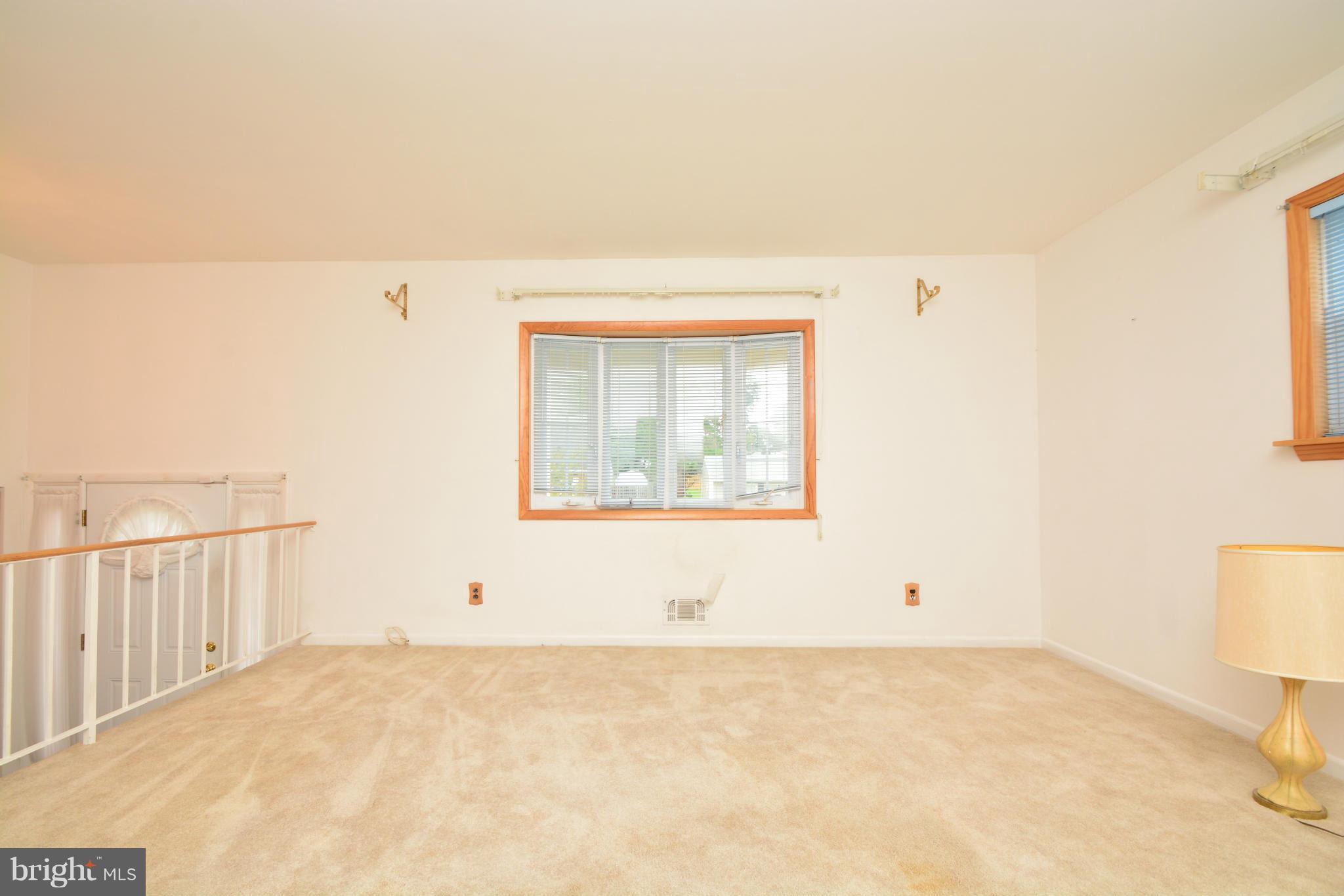 410 Carrollwood Road Baltimore, MD 21220 - Photo 4 of 30 Living Room