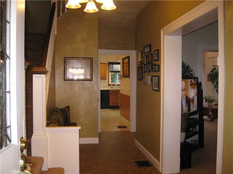 1115 Stanford Road Brighton Heights, PA 15212 - Photo 3 of 24 Entry/Foyer. Extra large entry with ceramic tile flooring.