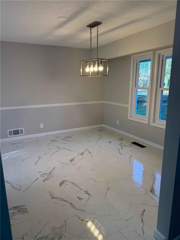 2801 Kellogg Creek Road Acworth, GA 30102 - Photo 7 of 28 en empty room with window