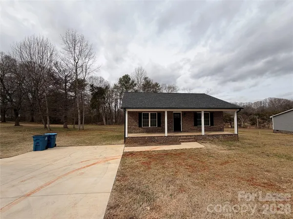 $1,675 | 2775 South US 321 Highway, Newton, NC 28658