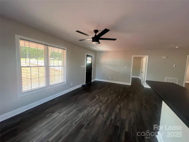 $1,575 | 2775 South US 321 Highway, Newton, NC 28658