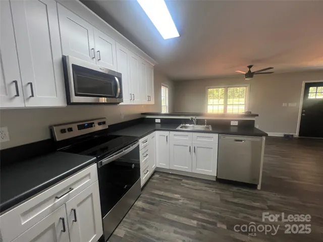 $1,575 | 2775 South US 321 Highway, Newton, NC 28658