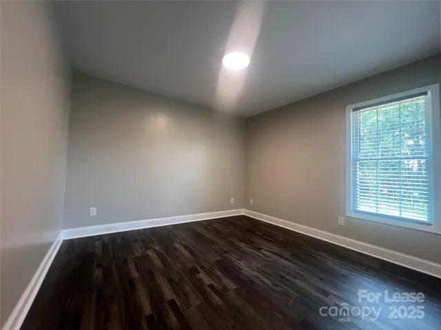 $1,575 | 2775 South US 321 Highway, Newton, NC 28658