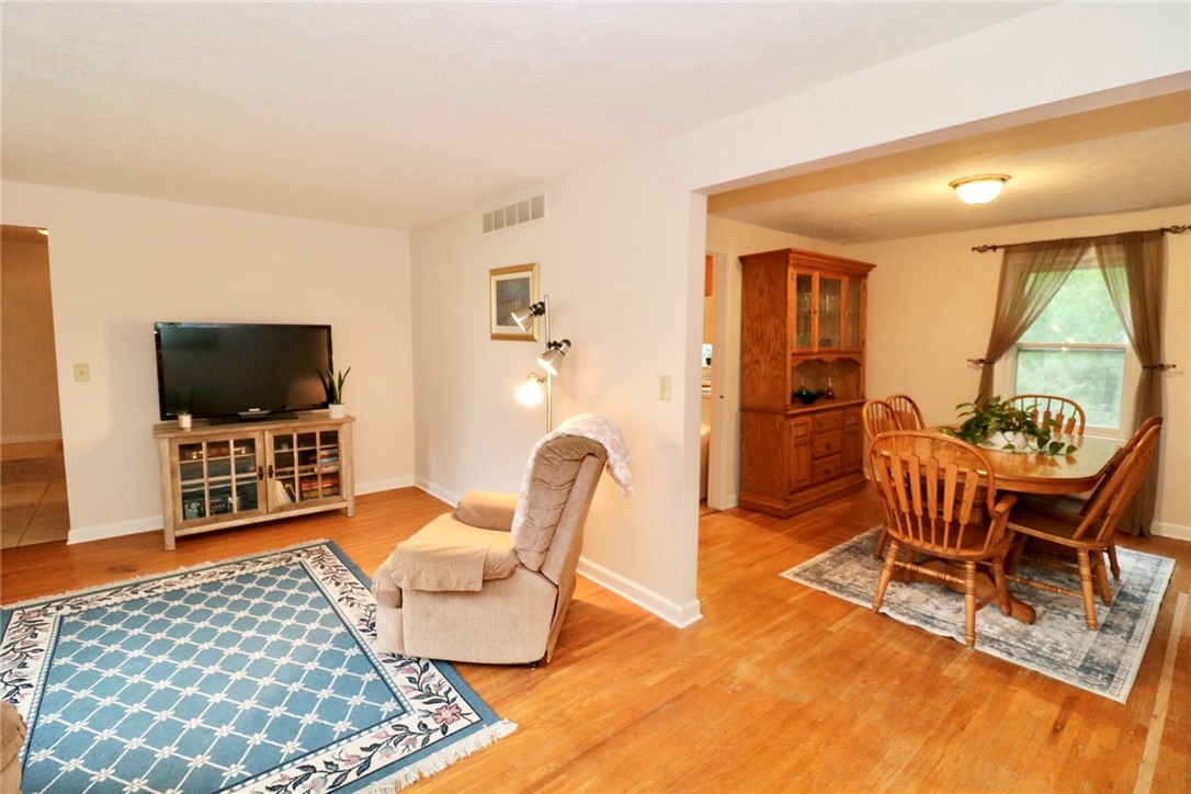 1096 Everwild View Webster, NY 14580 - Photo 7 of 46