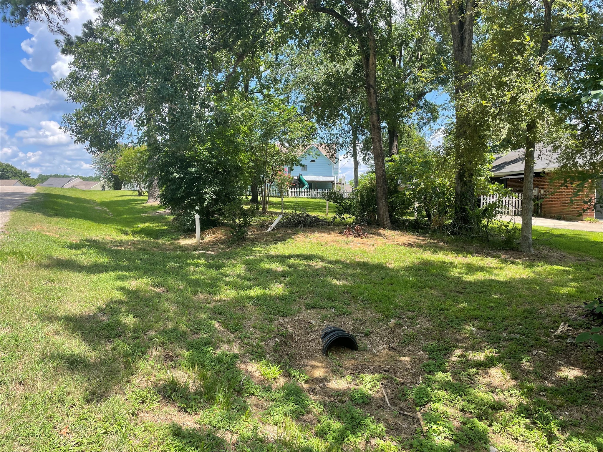 622 Pine View Circle Montgomery, TX 77356 - Photo 2 of 29 a view of an outdoor space and yard