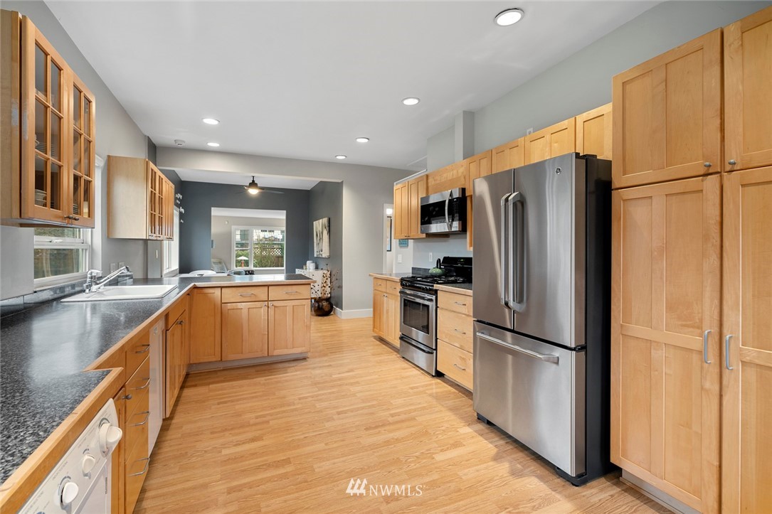 31603 West Rutherford Street Carnation, WA 98014 - Photo 11 of 31 Gallery Image 11