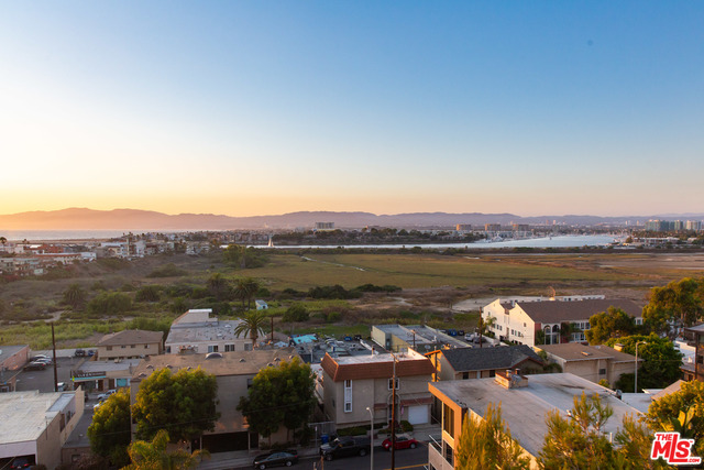 349 Fowling Street Playa del Rey, CA 90293 - Photo 15 of 24