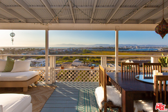 349 Fowling Street Playa del Rey, CA 90293 - Photo 4 of 24