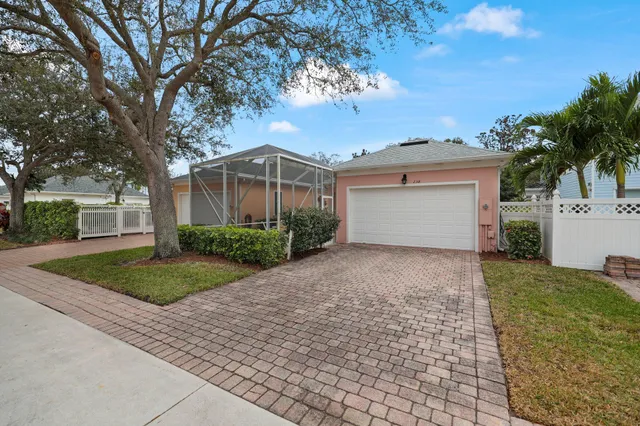 $669,000 | 238 Poinciana Drive, Jupiter, FL 33458