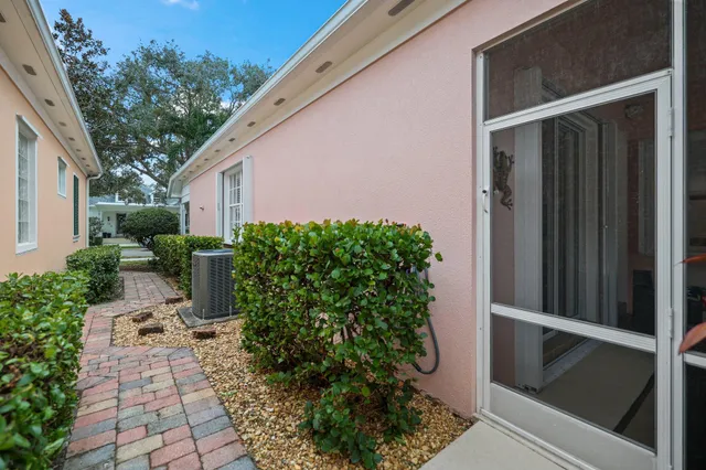 $669,000 | 238 Poinciana Drive, Jupiter, FL 33458