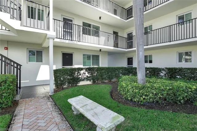$6,300 | 766 Central Avenue, Unit 117, Naples, FL 34102