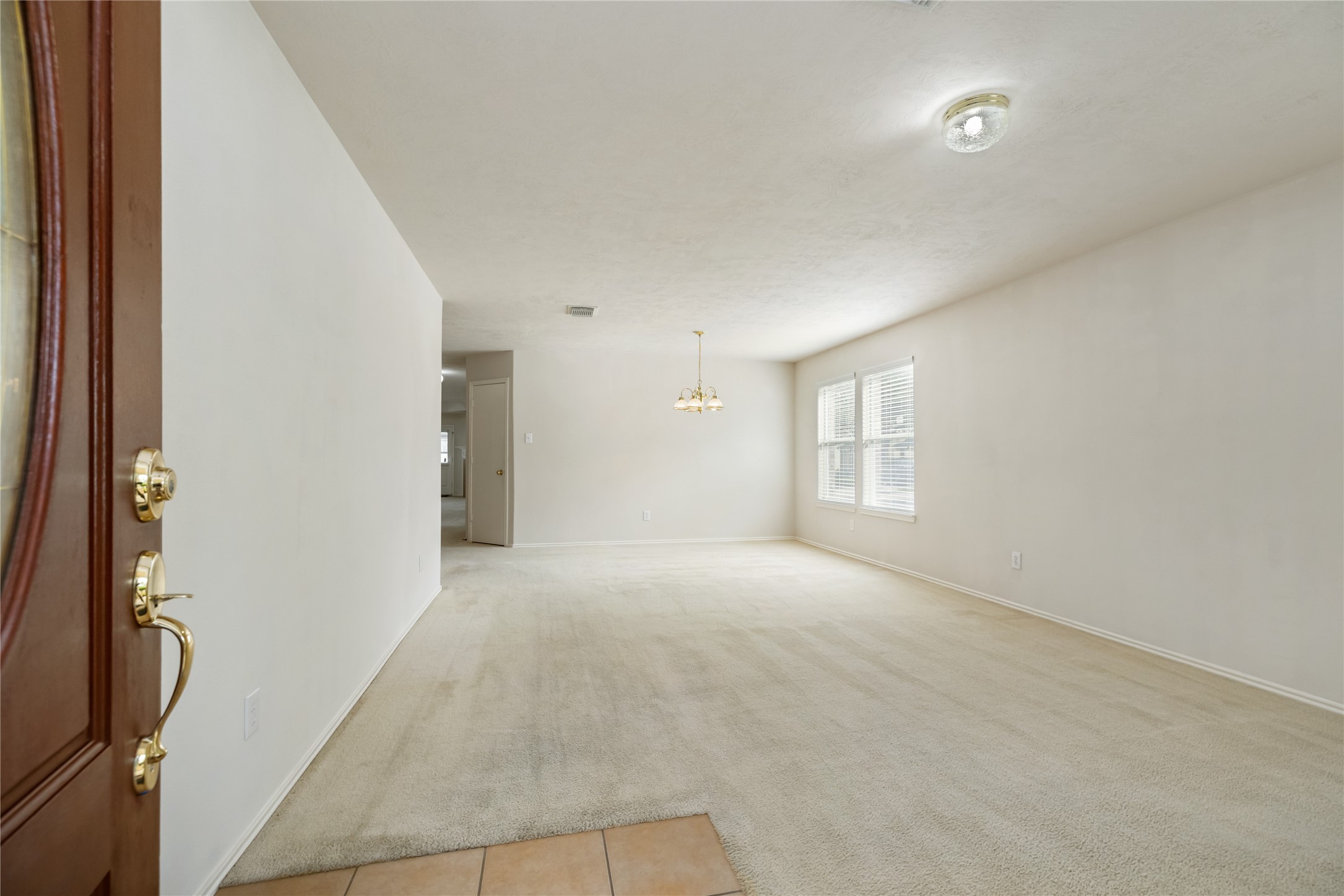 9339 Canady Park Lane Houston, TX 77075 - Photo 9 of 44 Front door view to formal dinning and receiving room.