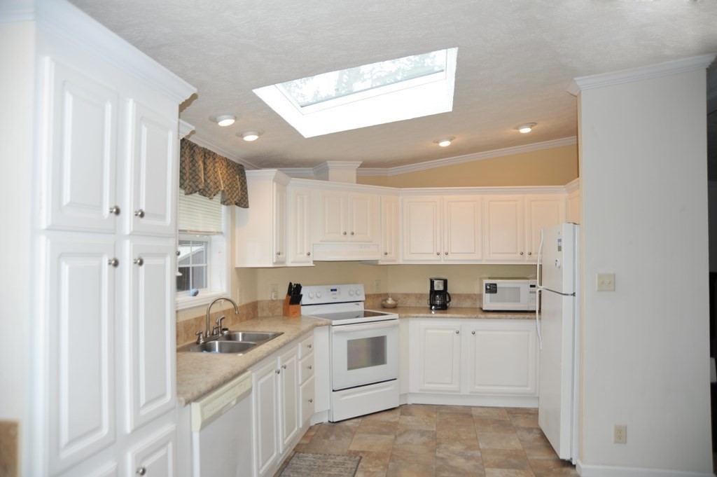 8 Swifts Beach Road, Unit 19 Wareham, MA 02571 - Photo 6 of 18 Gallery Image 6
