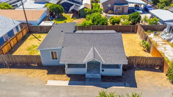 $239,900 | 272 Pleasant Street, Lindsay, CA 93247