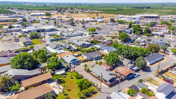 $239,900 | 272 Pleasant Street, Lindsay, CA 93247