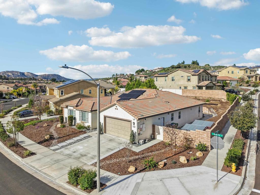 33294 Barmetta Lane Temecula, CA 92592 - Photo 33 of 36 a view of a terrace