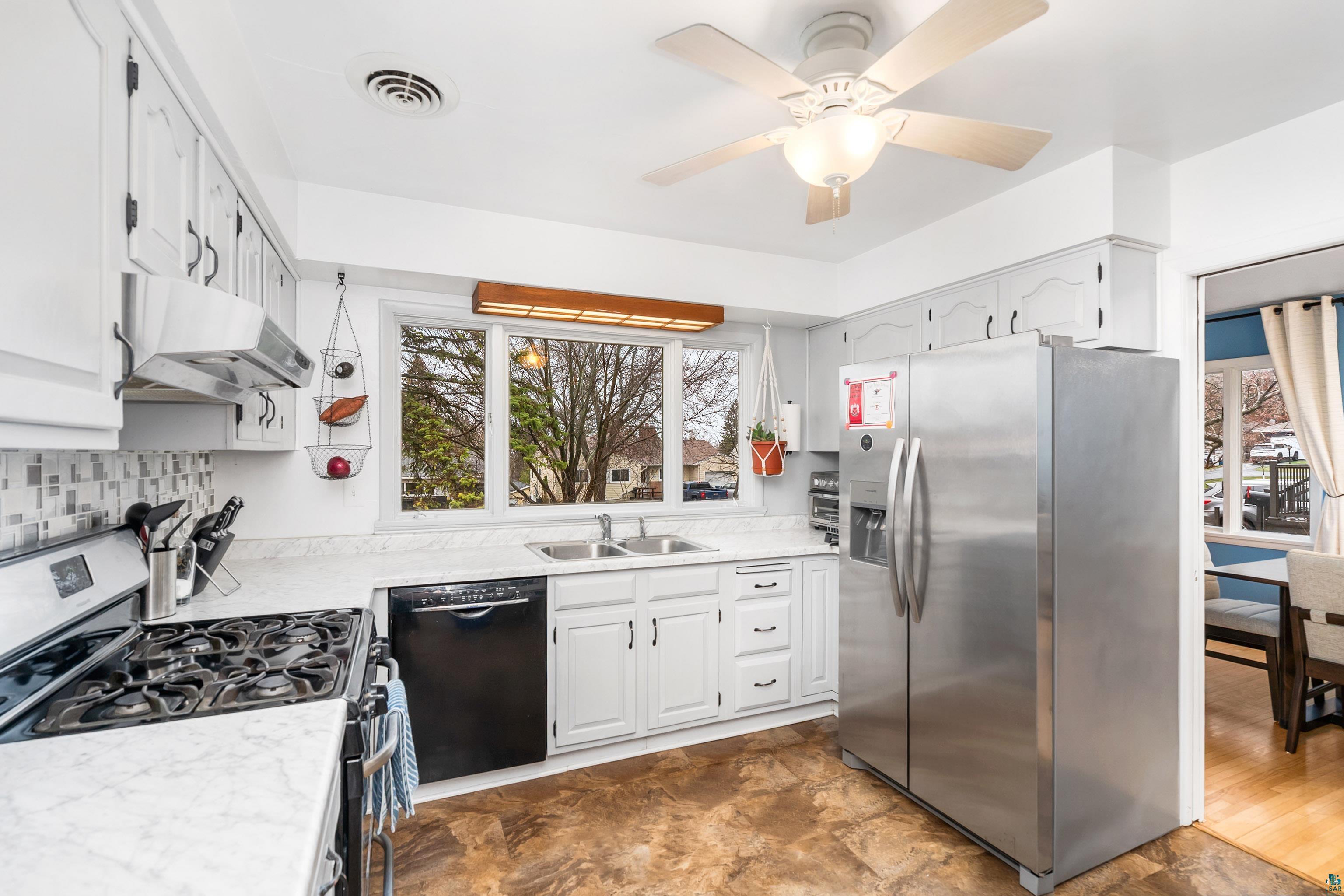 4011 Pitt Street Duluth, MN 55804 - Photo 7 of 24