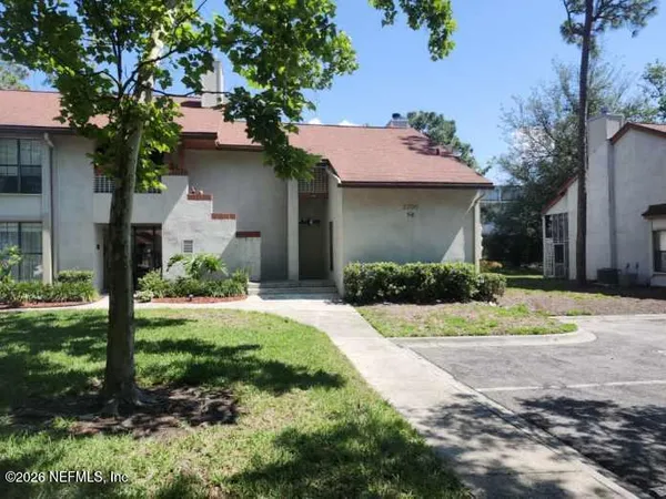 $1,800 | 2706 Wood Hill Drive, Unit 2706, Jacksonville, FL 32256