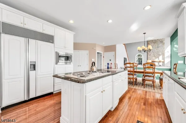 $1,100,000 | 24 Vista Drive, Flanders, NJ 07836