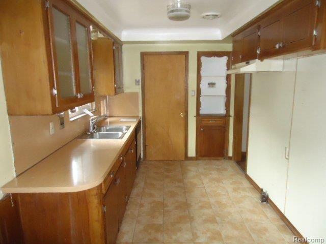20538 Annchester Road Detroit, MI 48219 - Photo 15 of 25 261-859549-Kitchen 1-1.JPG