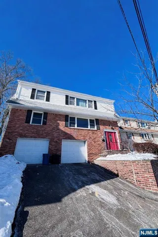 $699,900 | 81 Lakeshore Drive, Prospect Park, NJ 07508