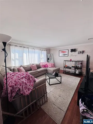 $699,900 | 81 Lakeshore Drive, Prospect Park, NJ 07508