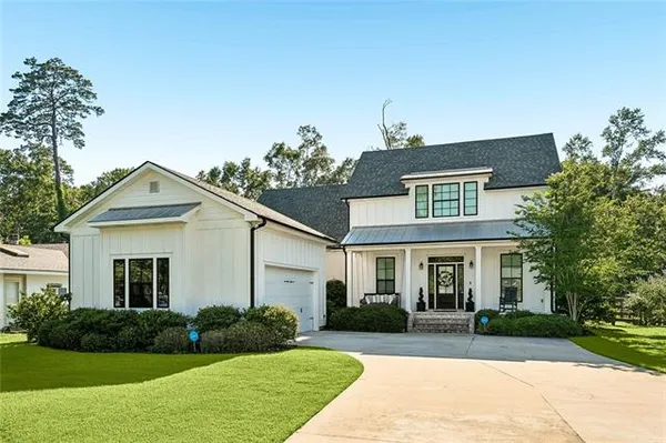 $599,000 | 218 Live Oak Street, Mandeville, LA 70448