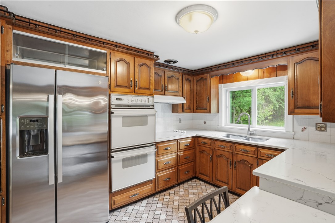 14 Cardinal Road Cranston, RI 02921 - Photo 6 of 22