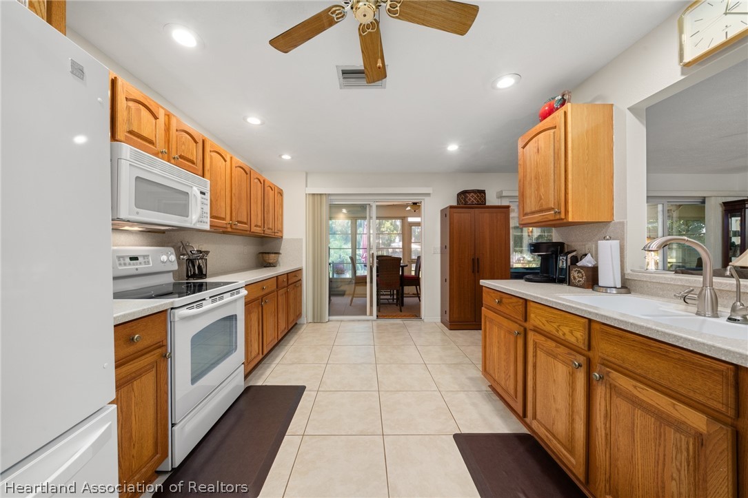 841 Racoon Lane Lorida, FL 33857 - Photo 12 of 46