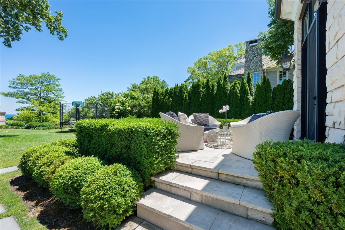319 Sheridan Road Winnetka, IL 60093 - Photo 32 of 81 a view of a garden with patio