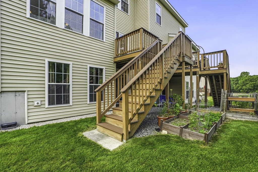 69 Spruce Street, Unit 69 Hopkinton, MA 01748 - Photo 5 of 40
