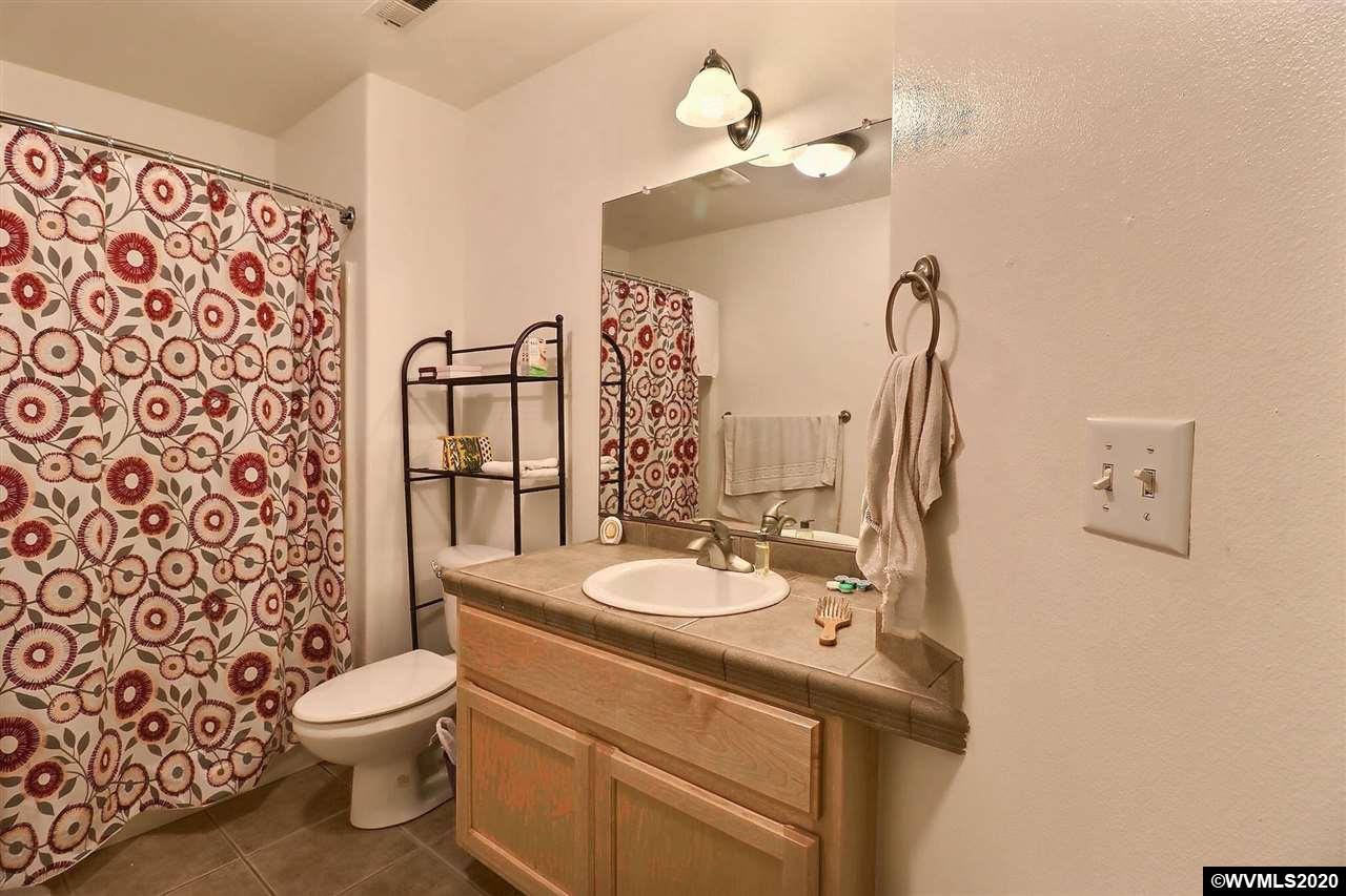 4220 South Slavin ( Road Portland, OR 97239 - Photo 17 of 25