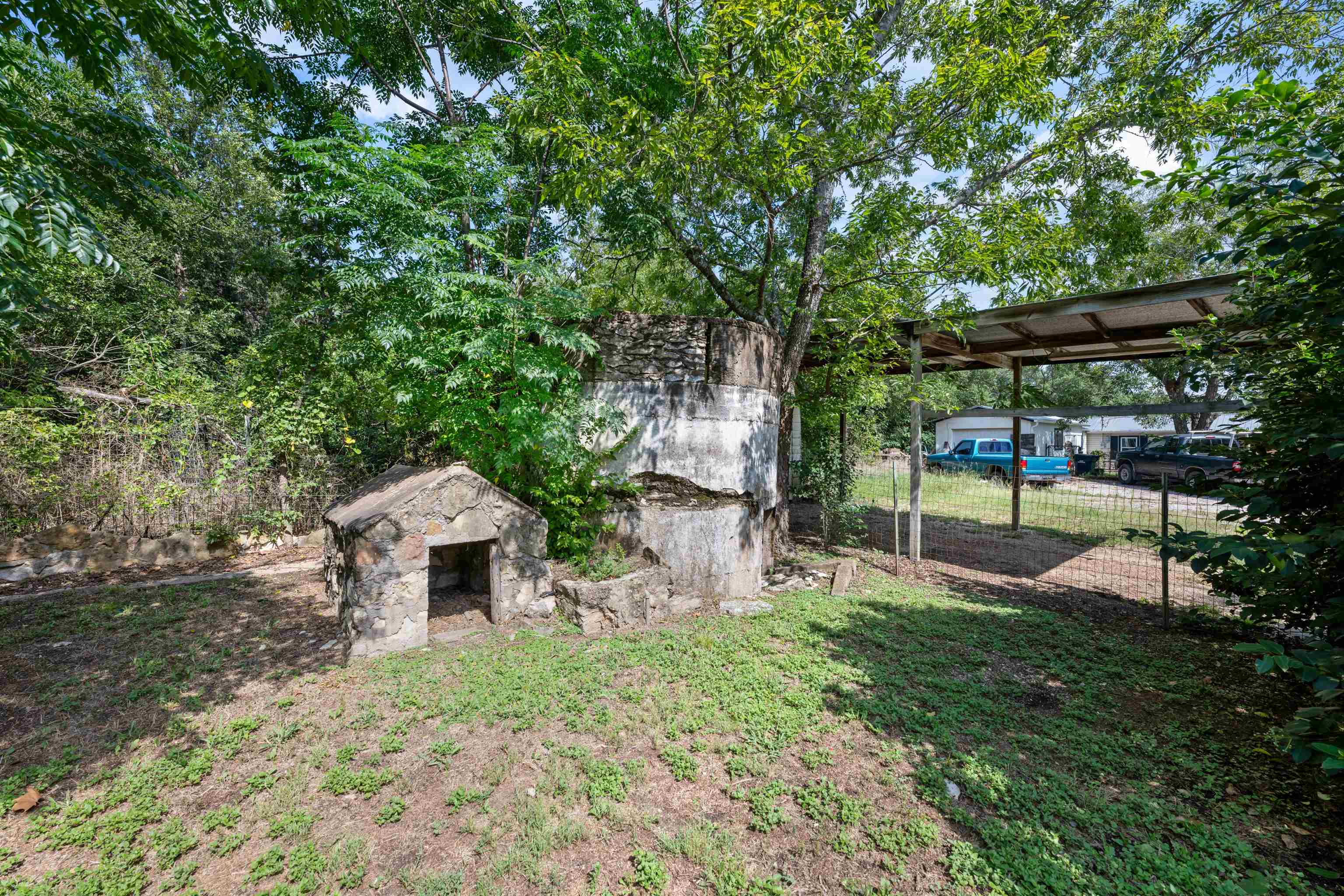 555 Hopewell Road Bertram, TX 78605 - Photo 10 of 31