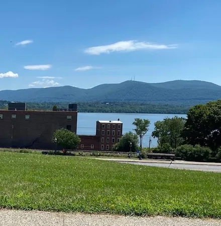 $1,725 | 93 South Lander Street, Unit 2, Newburgh, NY 12550
