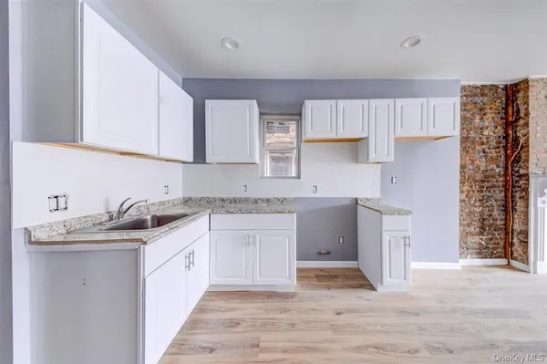 $1,725 | 93 South Lander Street, Unit 2, Newburgh, NY 12550