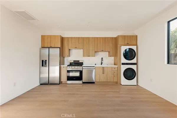 $1,749,000 | 17852 Saticoy Street, Reseda, CA 91335