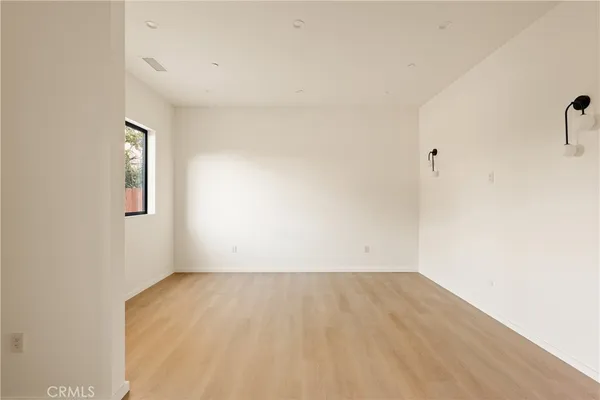 $1,749,000 | 17852 Saticoy Street, Reseda, CA 91335