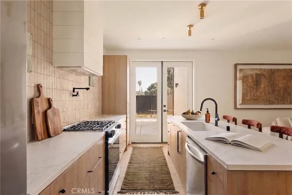 $1,749,000 | 17852 Saticoy Street, Reseda, CA 91335